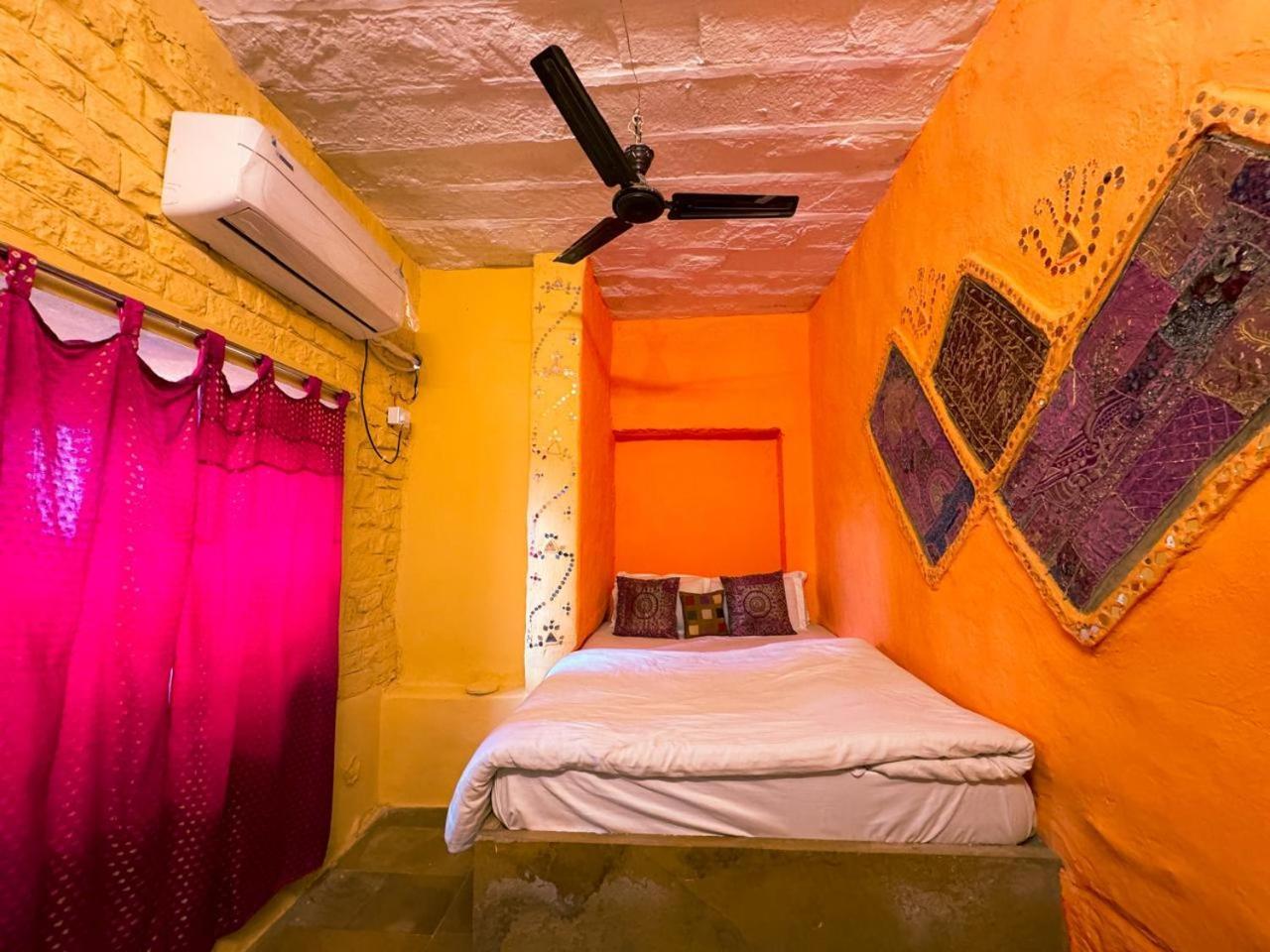 Saffron Guest House Джайсалмер Экстерьер фото
