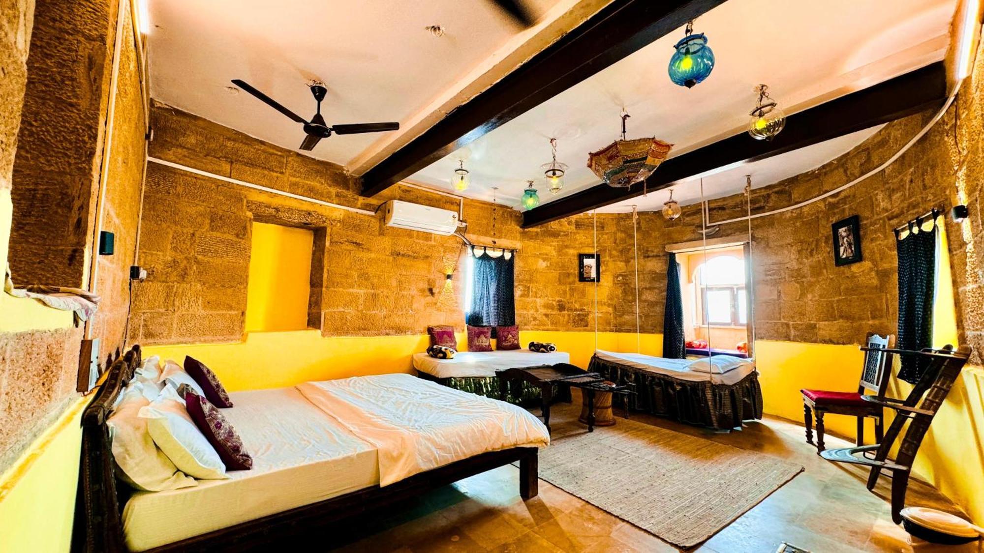 Saffron Guest House Джайсалмер Экстерьер фото